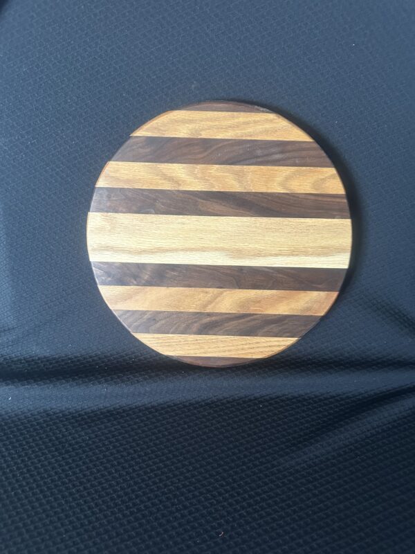 Round Oak/Walnut Cutting Board